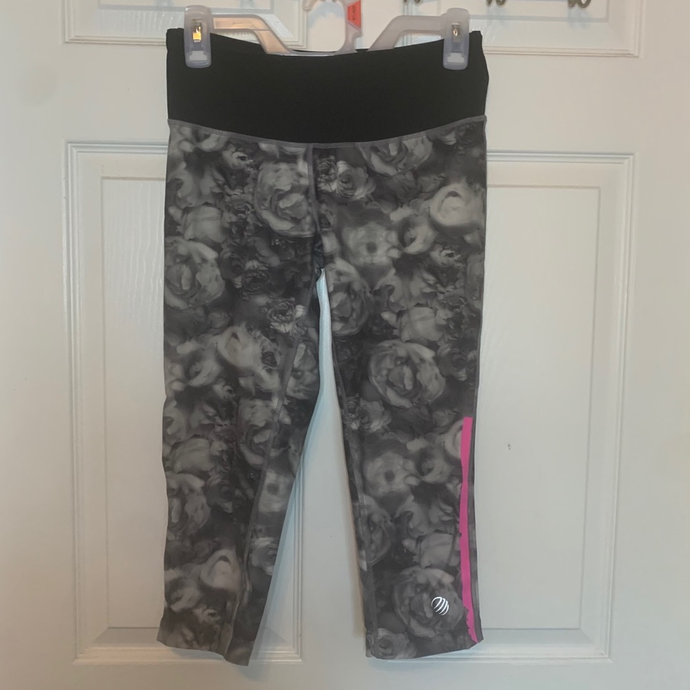 MPG Cropped Yoga Leggings